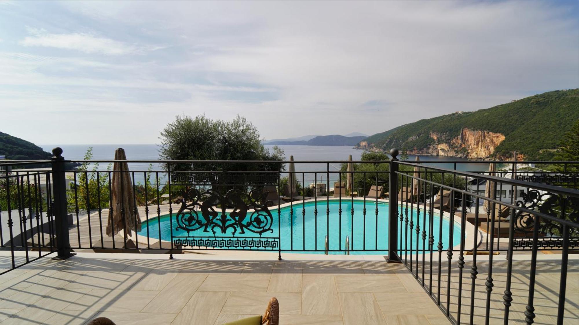 Enjoy Lichnos Bay Village, Camping, Hotel And Apartments Parga Bilik gambar
